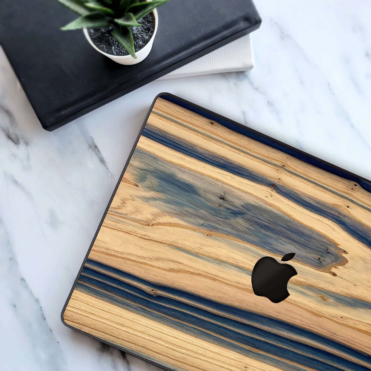 Irodori Dyed Wood MacBook Case