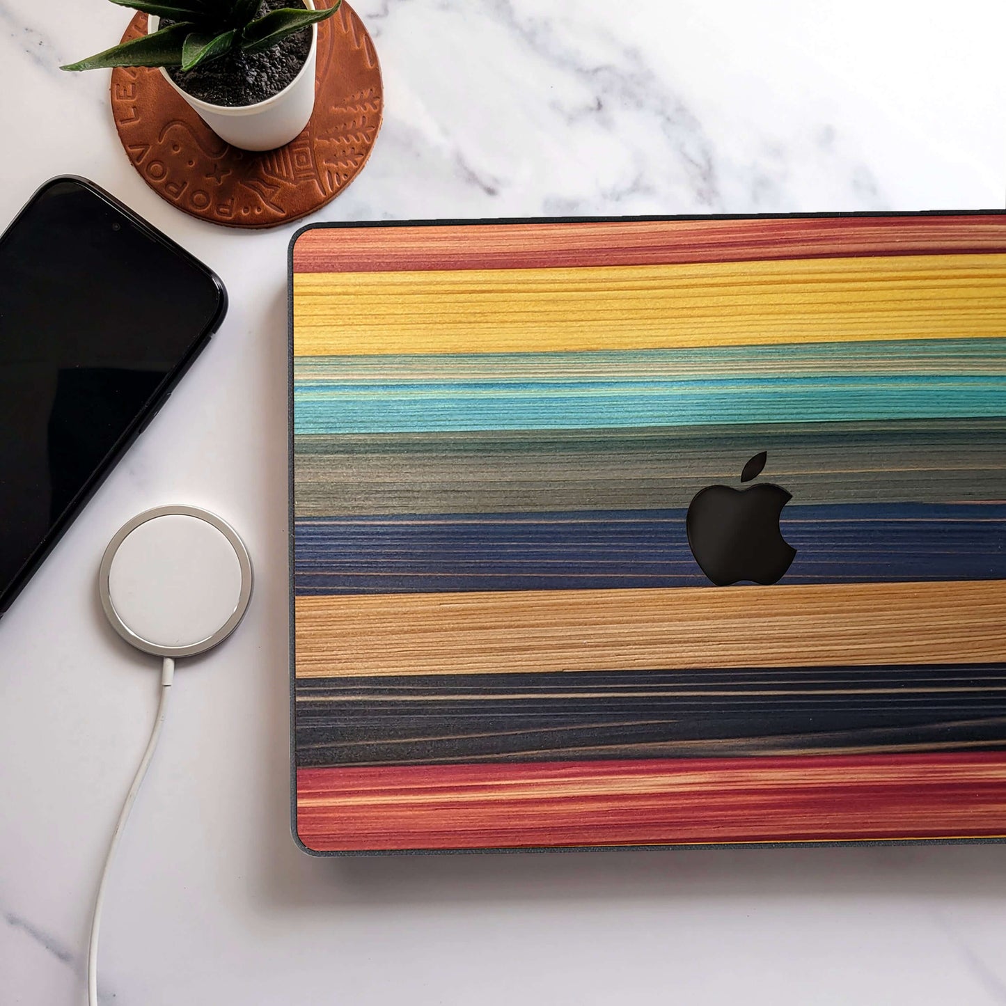 Irodori Dyed Wood MacBook Case