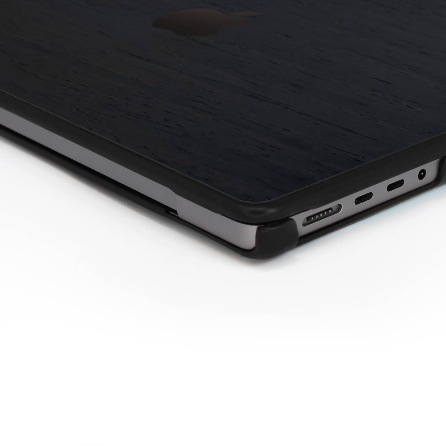 alt:Wood MacBook Case |  BA-CASE-Pro16M1, BA-CASE-Pro14, BA-CASE-Air13M2, BA-CASE-Air15, BA-CASE-Pro1320, BA-CASE-Air20
