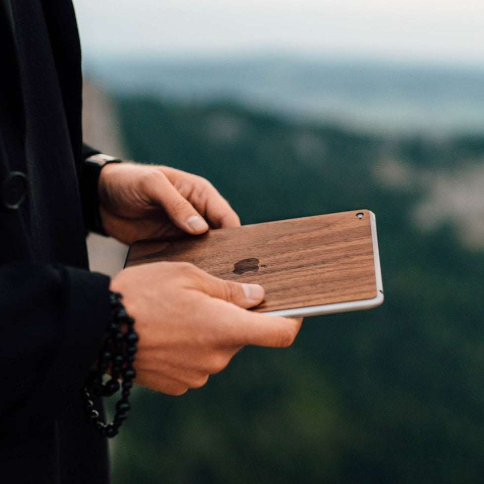 alt:Wood iPad Cover. Hand-made iPad Wood Skins. | var: walnut